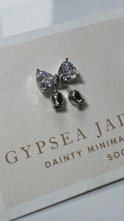 Bow statement earrings in Silver